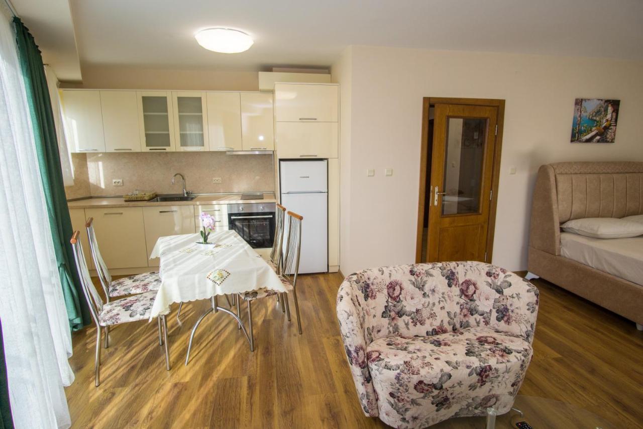 Guest Apartments Stela Tsarevo Exterior foto